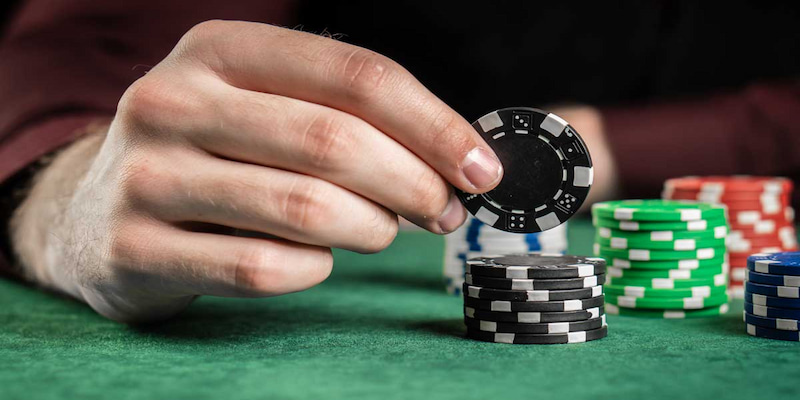 Bật mí tới tân thủ một số mẹo hay khi check trong Poker là gì 