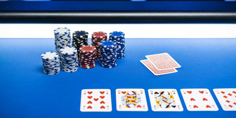 Những điều cần lưu ý khi bạn check trong Poker là gì tại QQ88